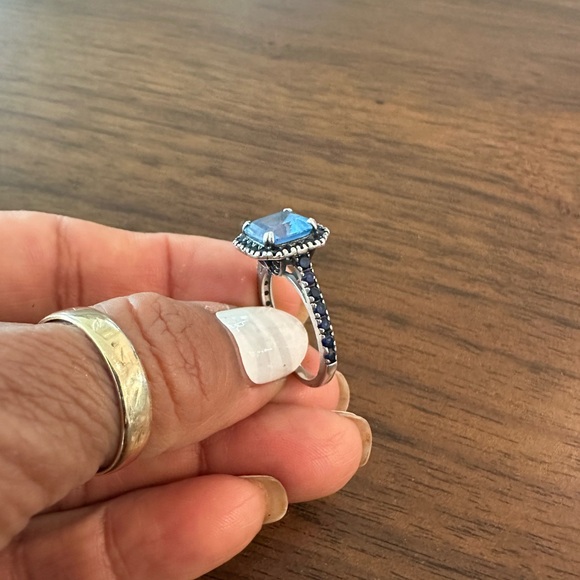 Cubit circonia beautiful blue ring size 7 - Picture 5 of 9